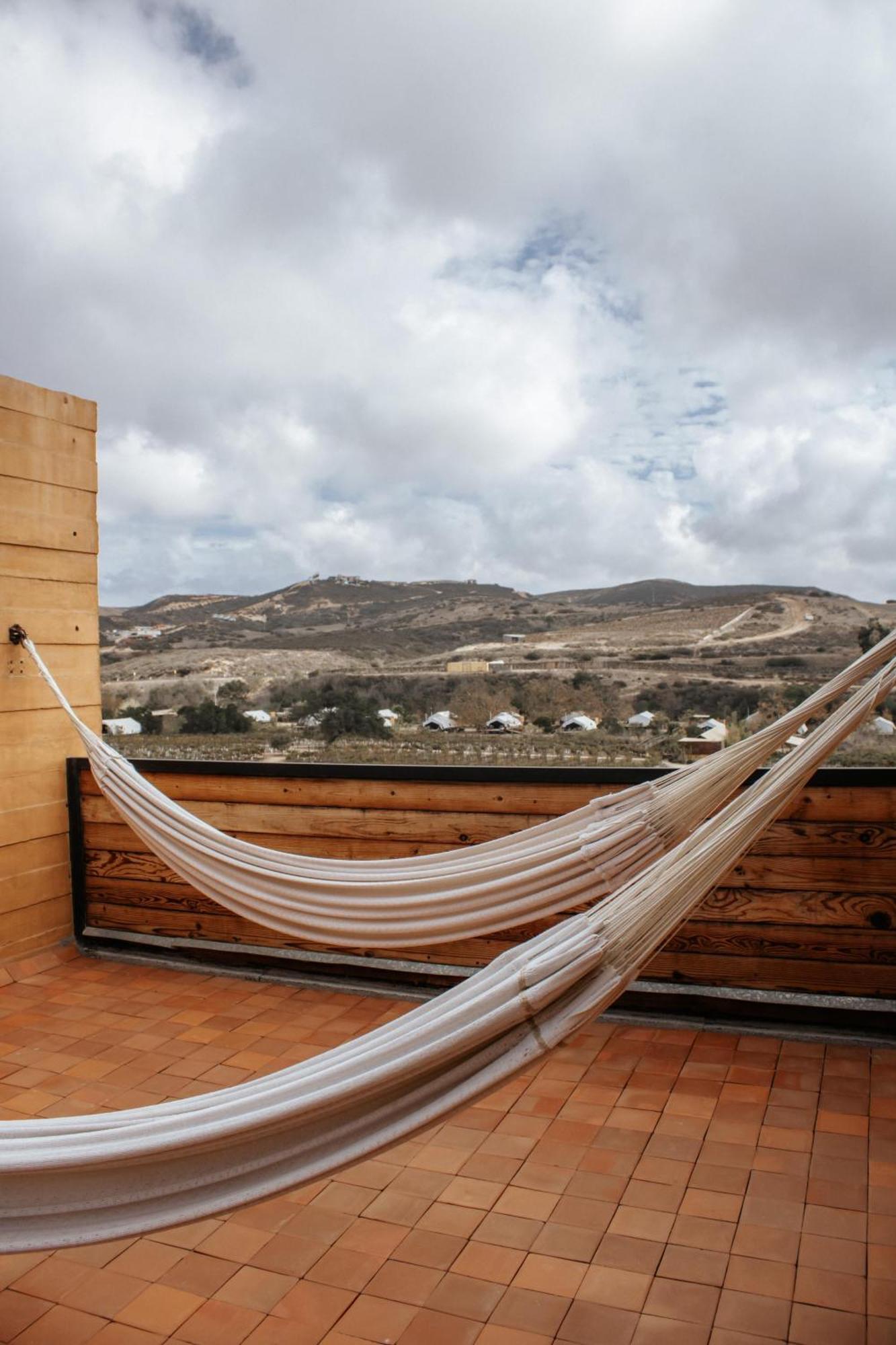Hotel Cuatro Cuatros Ενσενάντα Εξωτερικό φωτογραφία