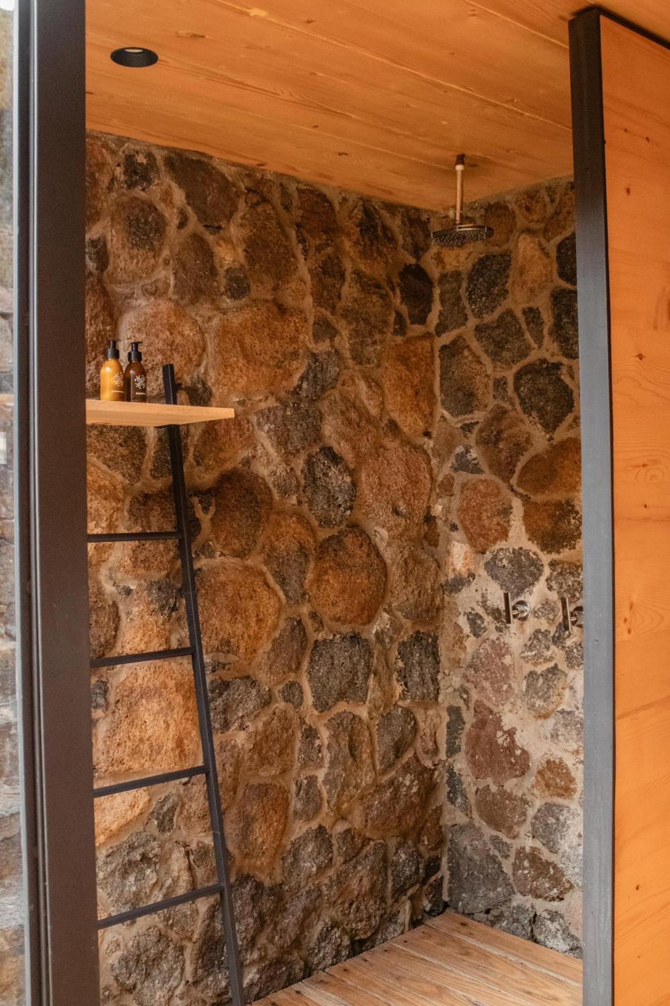 Hotel Cuatro Cuatros Ενσενάντα Εξωτερικό φωτογραφία