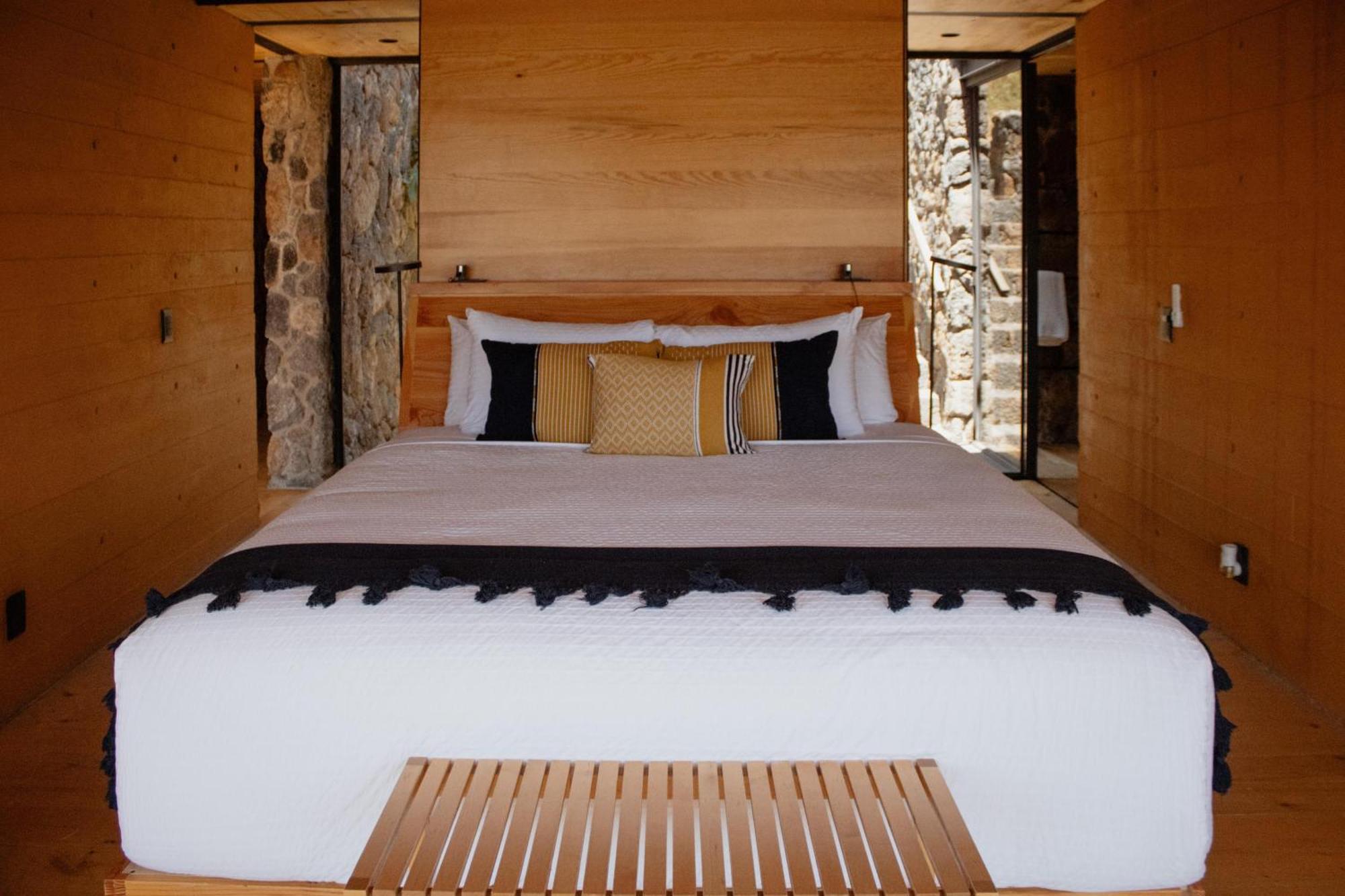Hotel Cuatro Cuatros Ενσενάντα Εξωτερικό φωτογραφία